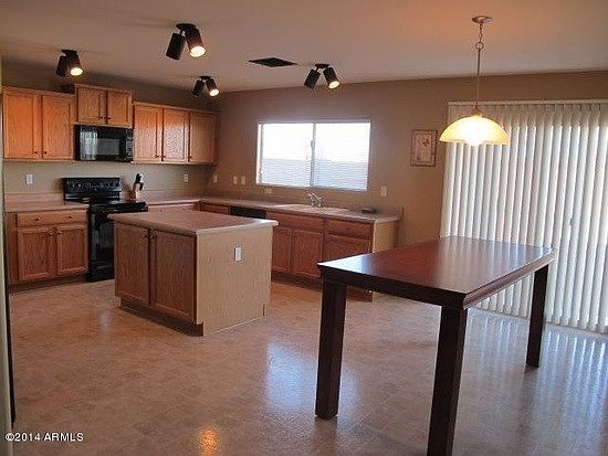 3rd image of 1210 W Pinkley Ave