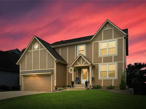 12242 S Shannan Ln, Olathe, KS 66062