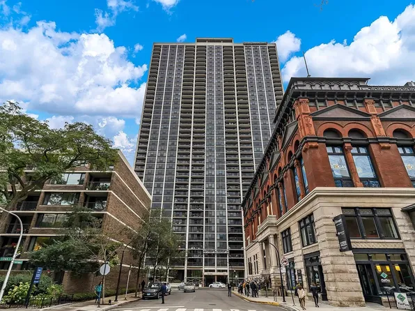 1560 N Sandburg Ter APT 2911, Chicago, IL 60610