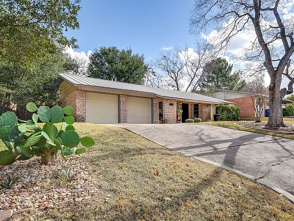 2nd image of 2215 Alta Vista Ave