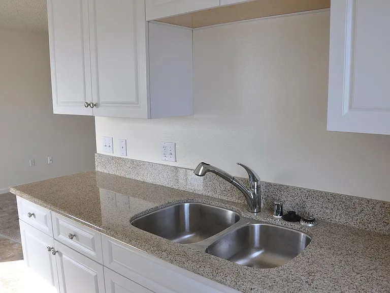 Mira Monte Apartments — Photo 8