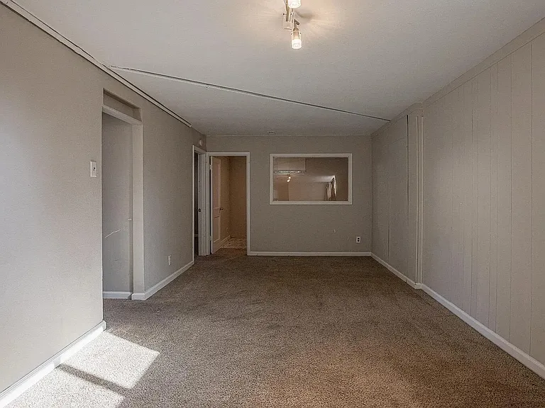 1381 S Grant St — Photo 22