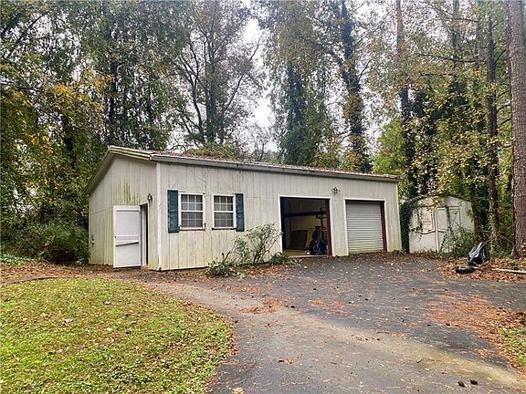 4th image of 361 Quail Hollow Dr