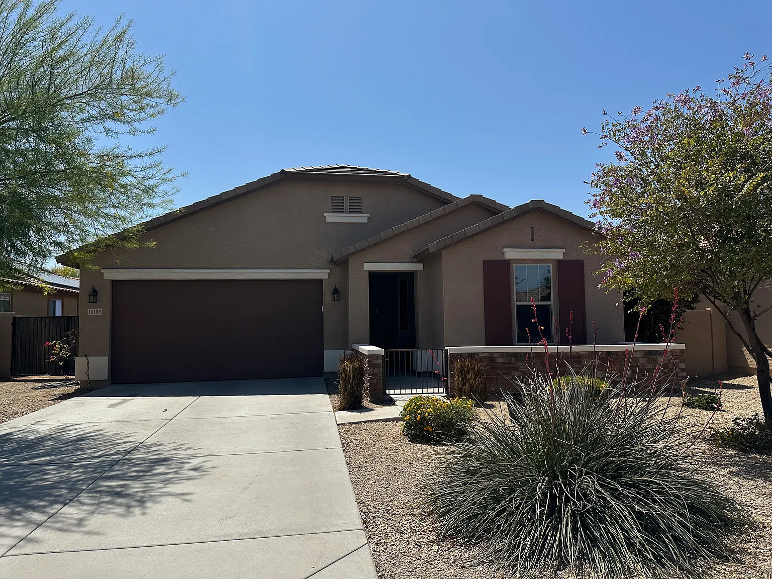 16105 W Almeria Rd — Photo 3