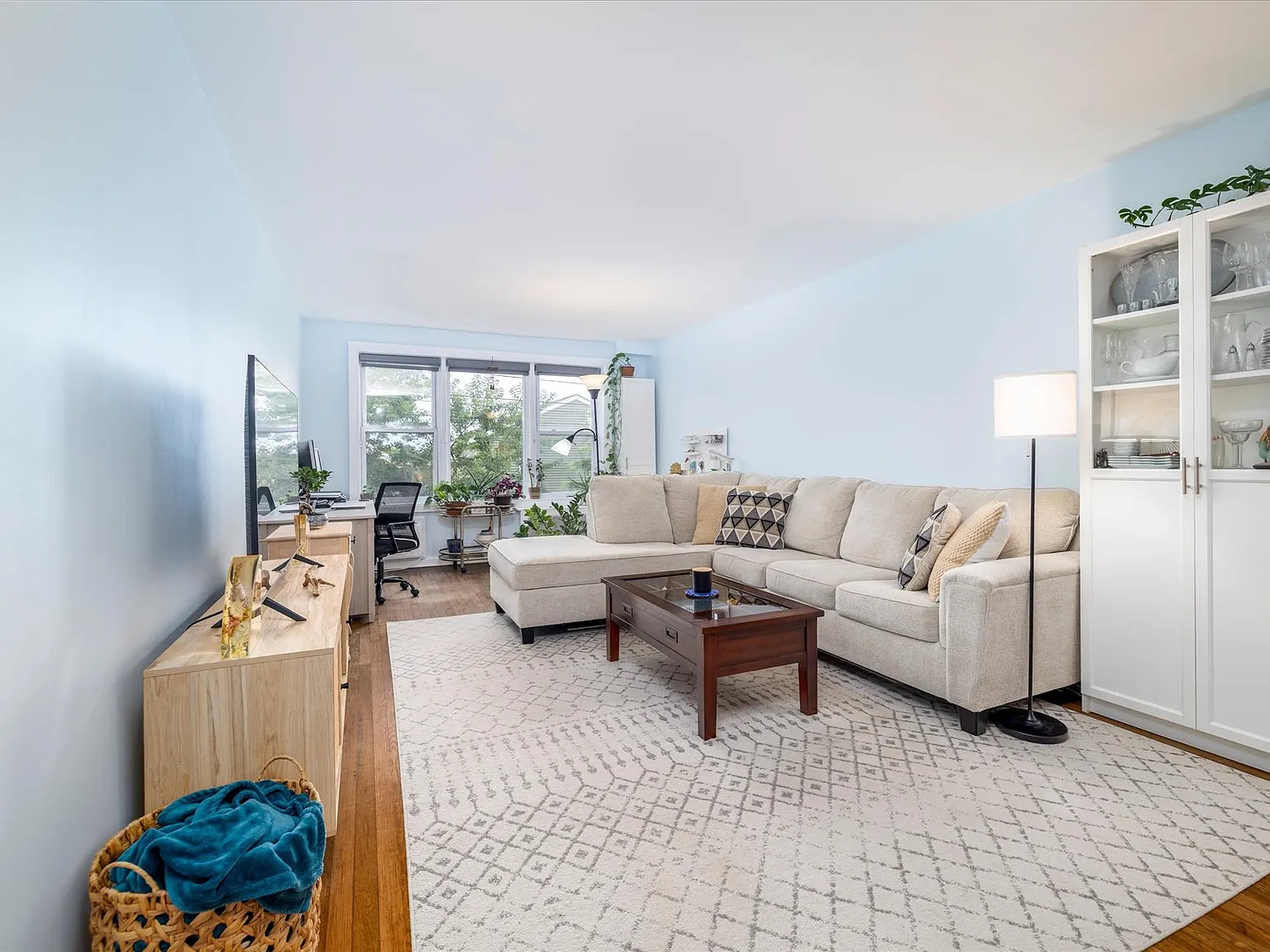 1 bed, 750 sqft, $2,900 — Photo 2