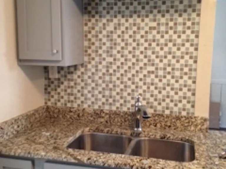 110 S Franklin Blvd — Photo 9