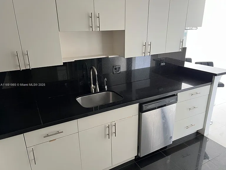 500 Bayview Dr #620 — Photo 10