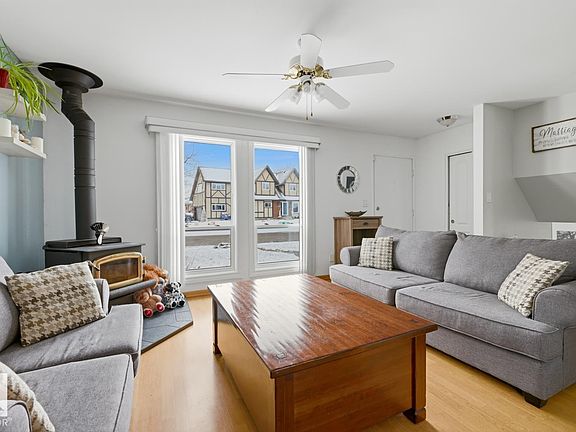 4th image of 124 Clareview Rd NW