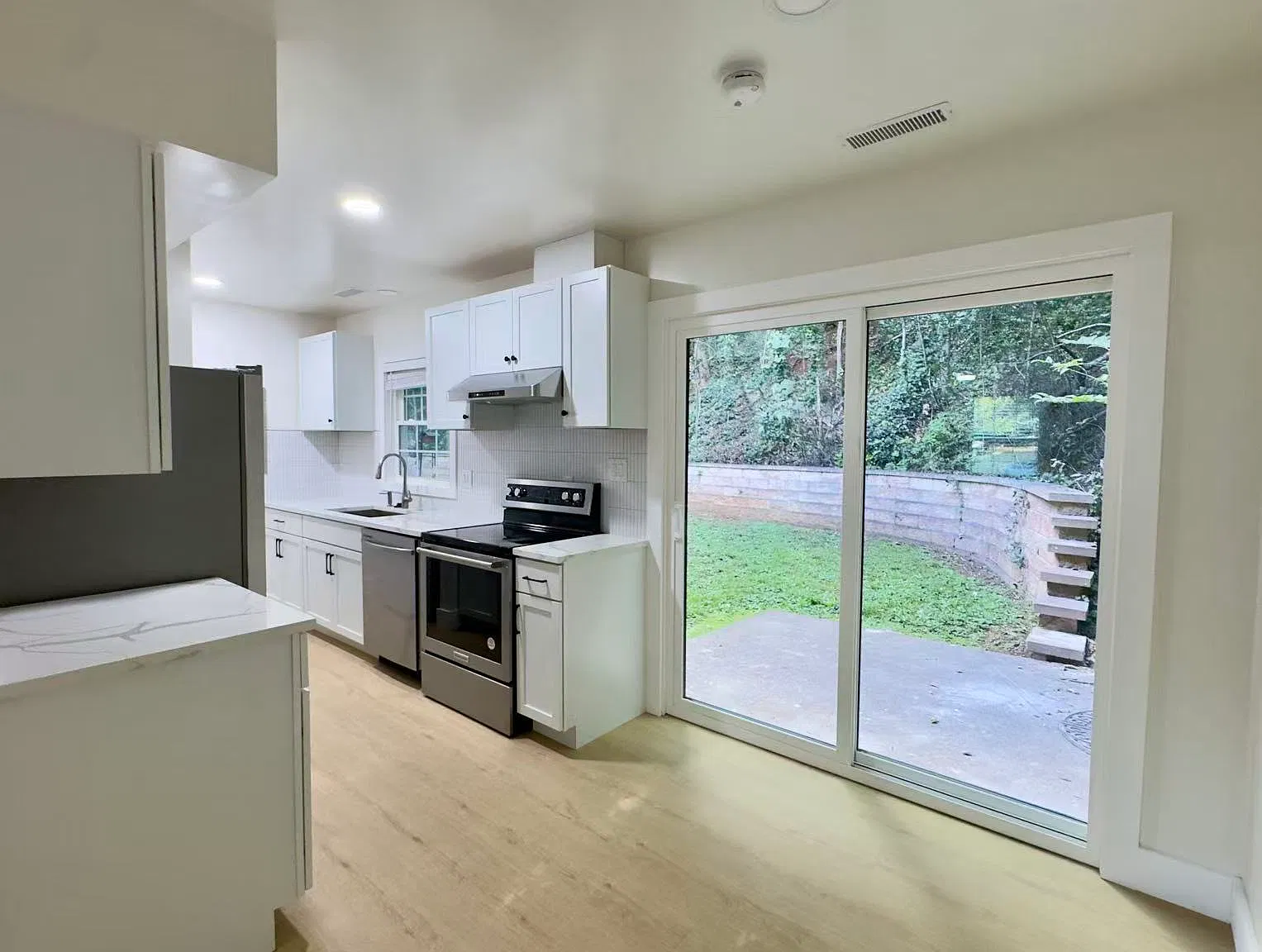 1190 Pine Haven Ct — Photo 3