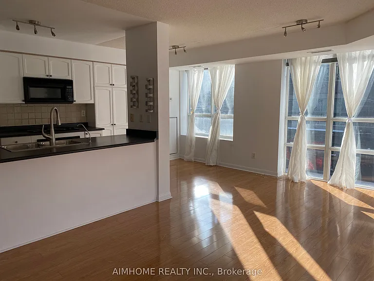 1000 King St W #317 — Photo 13