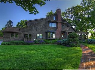 118 Laurel St E, Stillwater, MN 55082