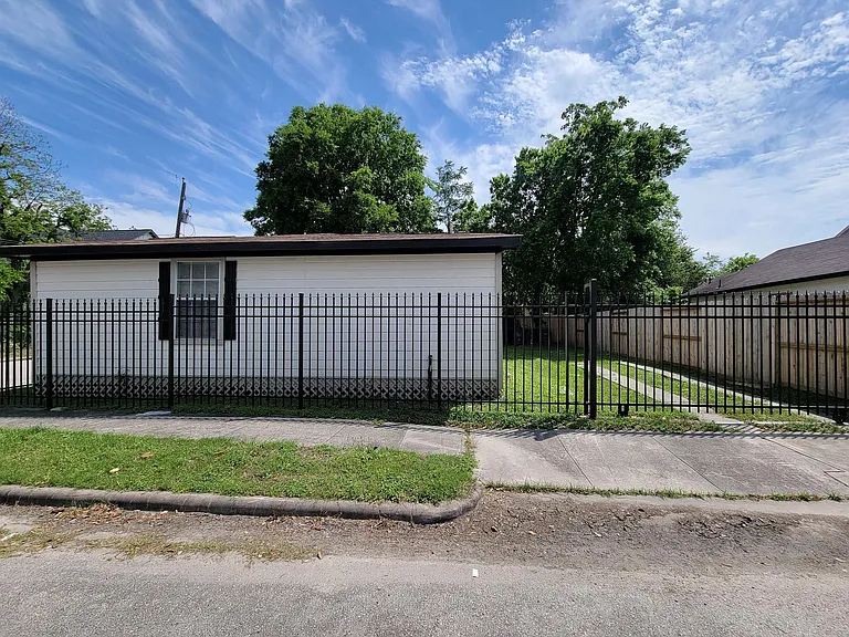 3416 Europa St — Photo 31