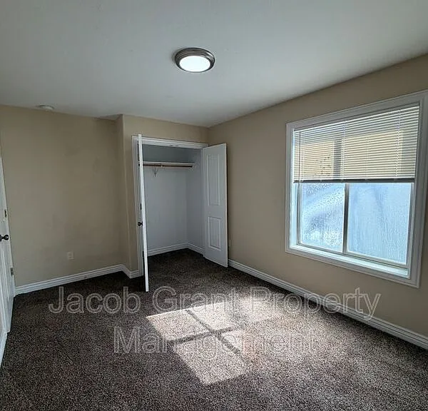 245 Opal Ct #2E — Photo 5