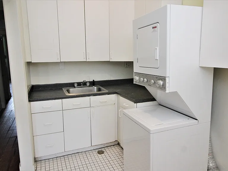 1513 Bolton St. — Photo 17