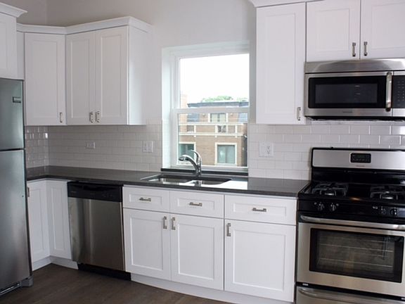 5th image of 2653 N Wilton Ave #3