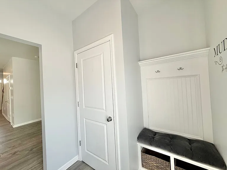 88 Liam St — Photo 9