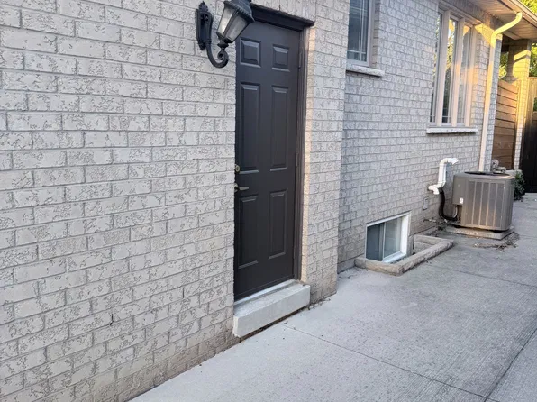 452 Athabasca Dr #Basement, Vaughan, ON L6A 3S2