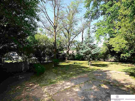 2nd image of 7210 Blondo St