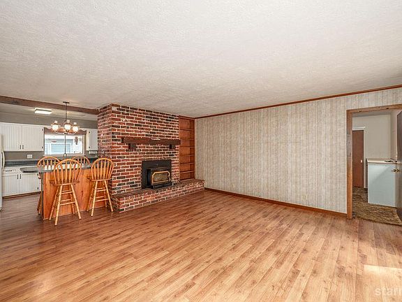 3rd image of 1460 Rancho Way