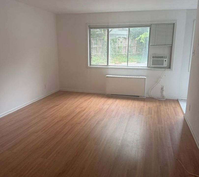 1st image of 4455 Macarthur Blvd NW