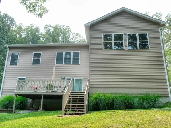 140 Rocky Point, Goreville, IL 62939