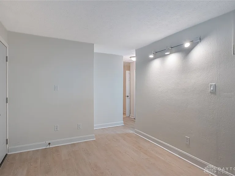 4400-4402 Pinebrook Ct #4402 — Photo 9