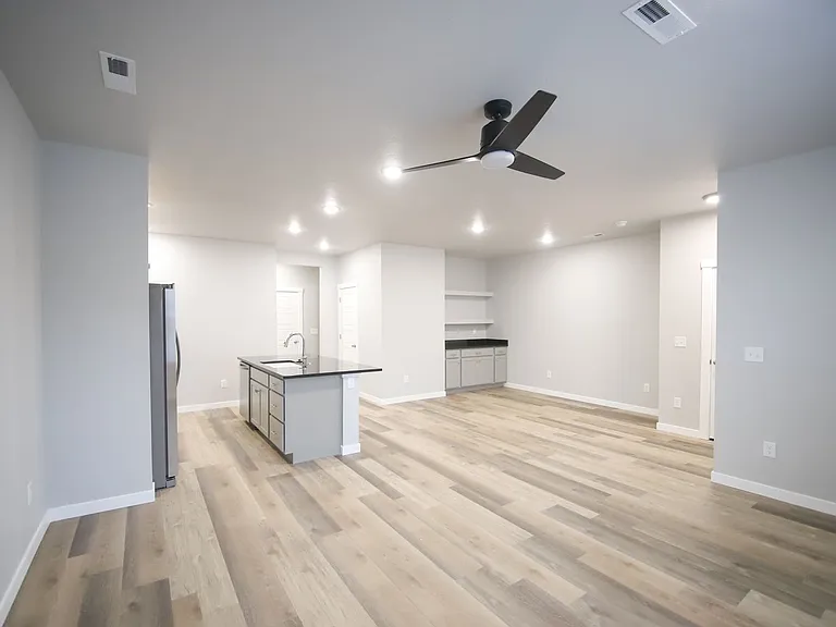 332 S Baraya Way — Photo 7