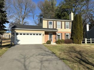 18703 Capella Ln, Gaithersburg, MD 20877