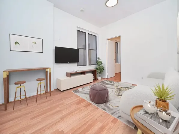 319 E 95th St, New York, NY