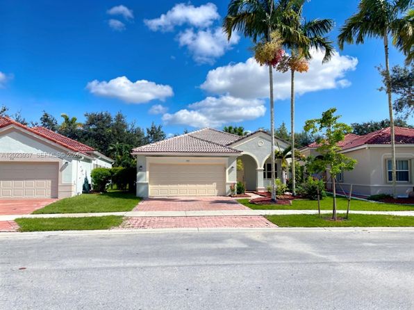 953 Tanglewood Cir