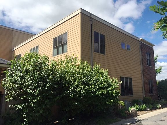 3rd image of 2949 46th Ave S