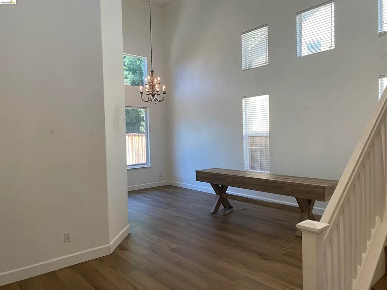 1417 Solana Dr — Photo 3