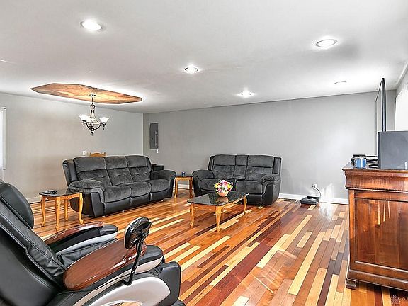 4th image of 7318 Elkwood Dr