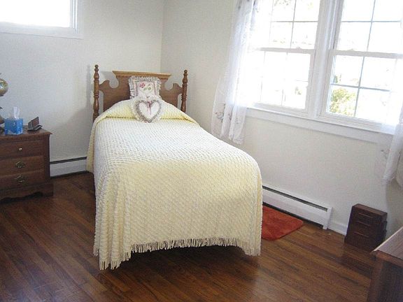 40 Meadowbrook Rd Danbury, CT