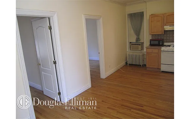 Rented by Douglas Elliman | media 19