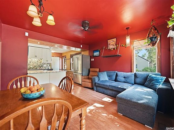 5th image of 301 Taylor STREET W