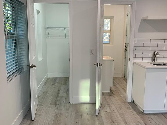 Remote-controlled ductless AC unit