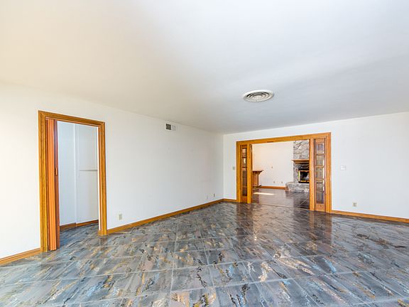 5th image of 18755 Schoenborn St