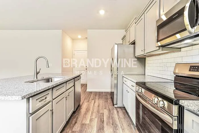 533 Glenmanor Dr — Photo 9