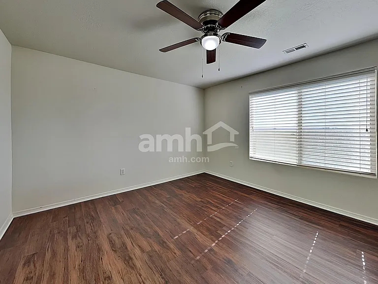 2464 S 3585 W — Photo 15