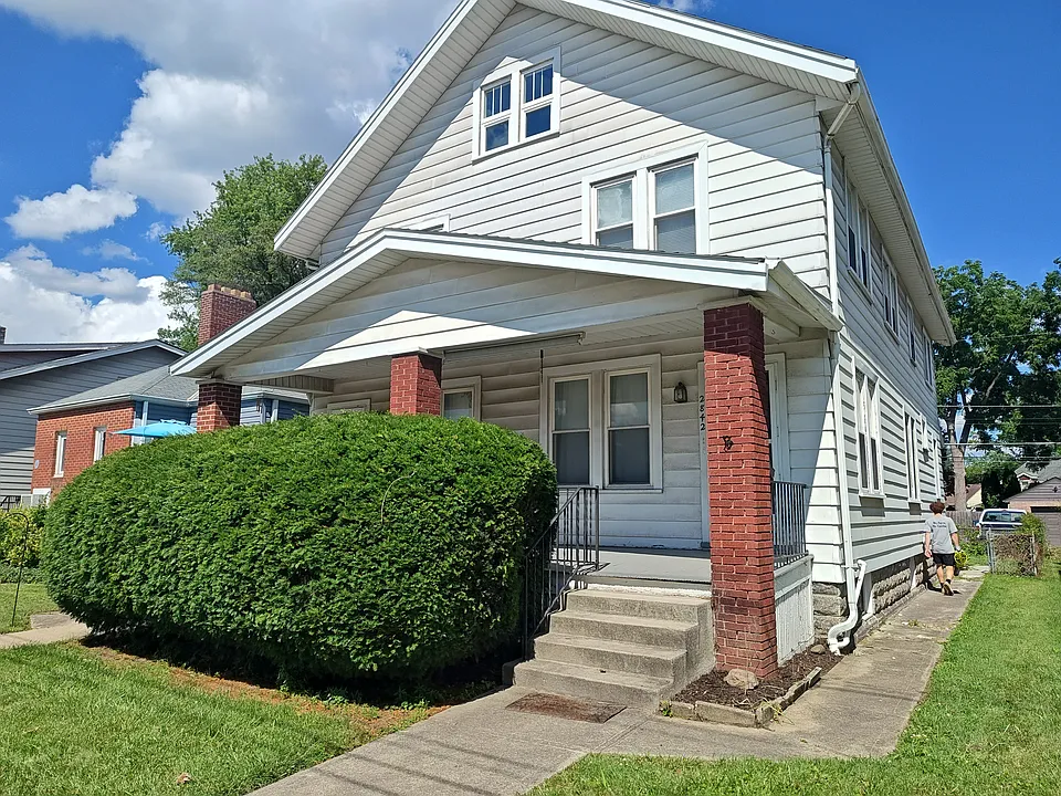 2842 Indianola Ave