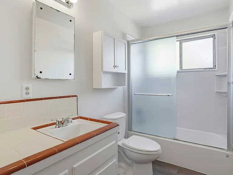2105 Royal Dr #1 — Photo 17