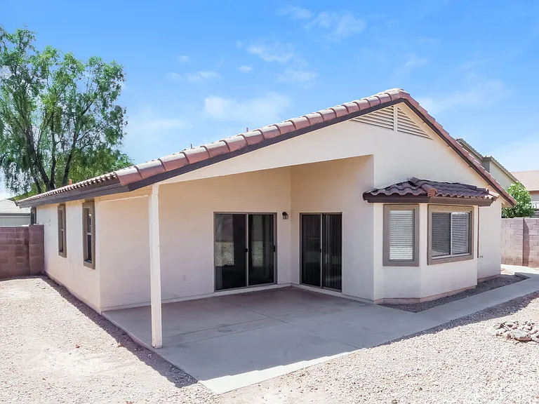 25670 W Saint Kateri Ct — Photo 15