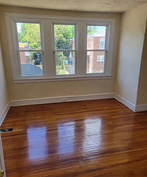 5229 W Clarkson Ave — Photo 3