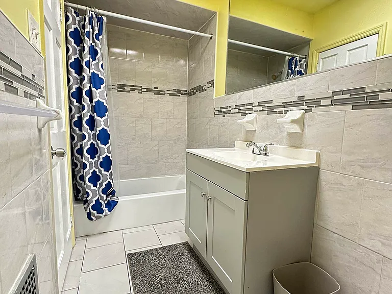 1189 Halsey St #2 — Photo 9