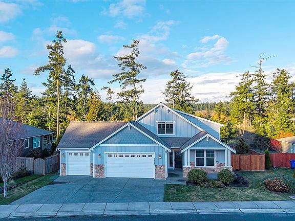 2nd image of 3008 SW Fairway Point Drive