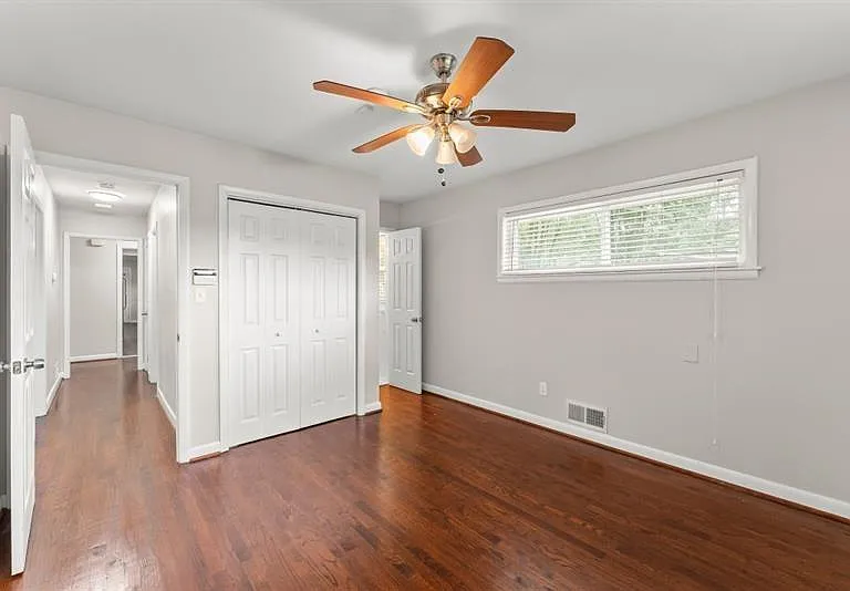 2352 Elmwood Cir SE — Photo 30