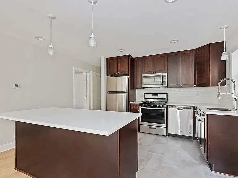 1619 Monroe St #1 — Photo 3