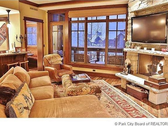 4th image of 8886 Empire Club Dr #302
