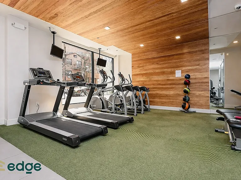 865 Willoughby Ave #2E — Photo 9